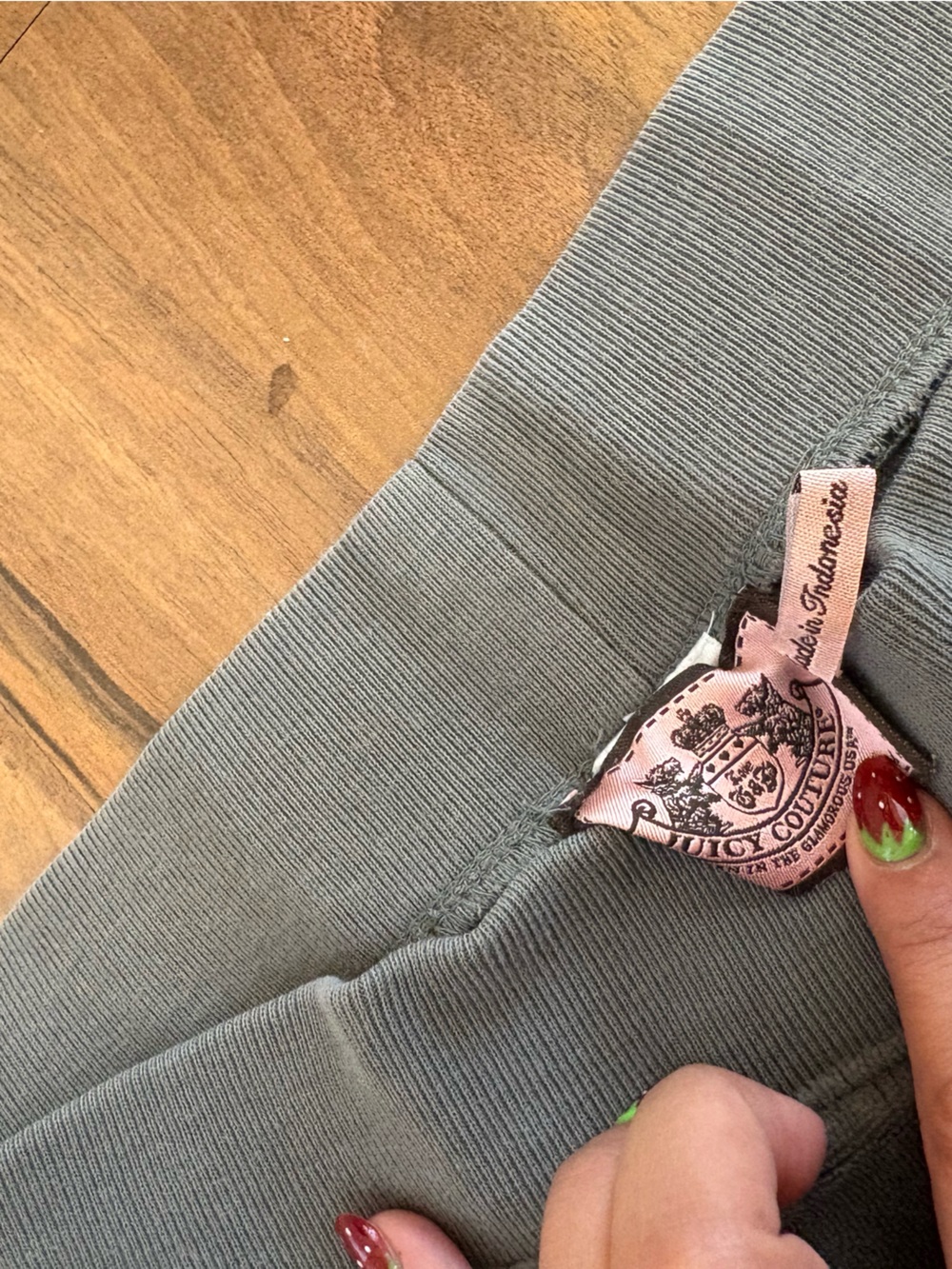 Juicy Couture Girls' Grey Velour Jogger‎ Pants - Picture 4 of 6